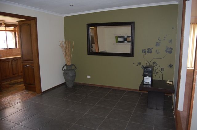 17 Cooper Street, STIRLING NORTH SA 5710, Image 2