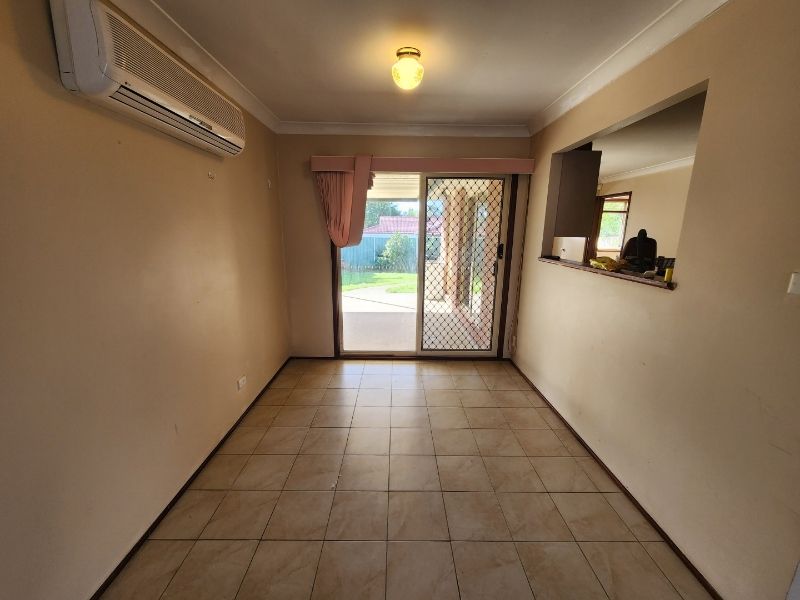 4 Spence Place, St Helens Park NSW 2560, Image 2