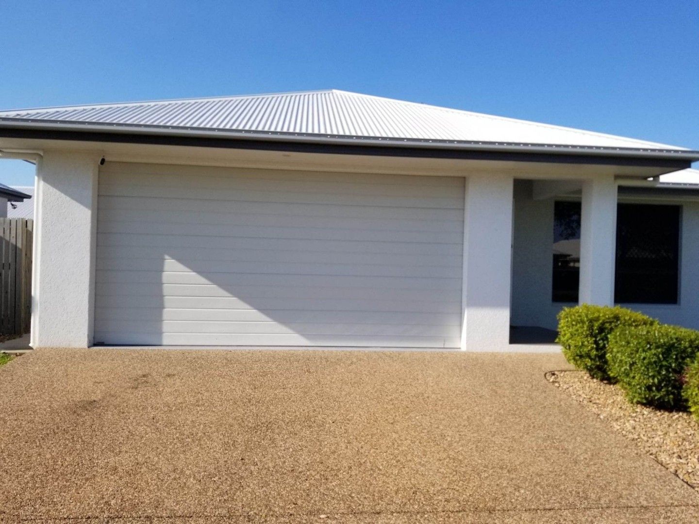 4 bedrooms House in 3 Smugglers Cove MOUNT LOW QLD, 4818