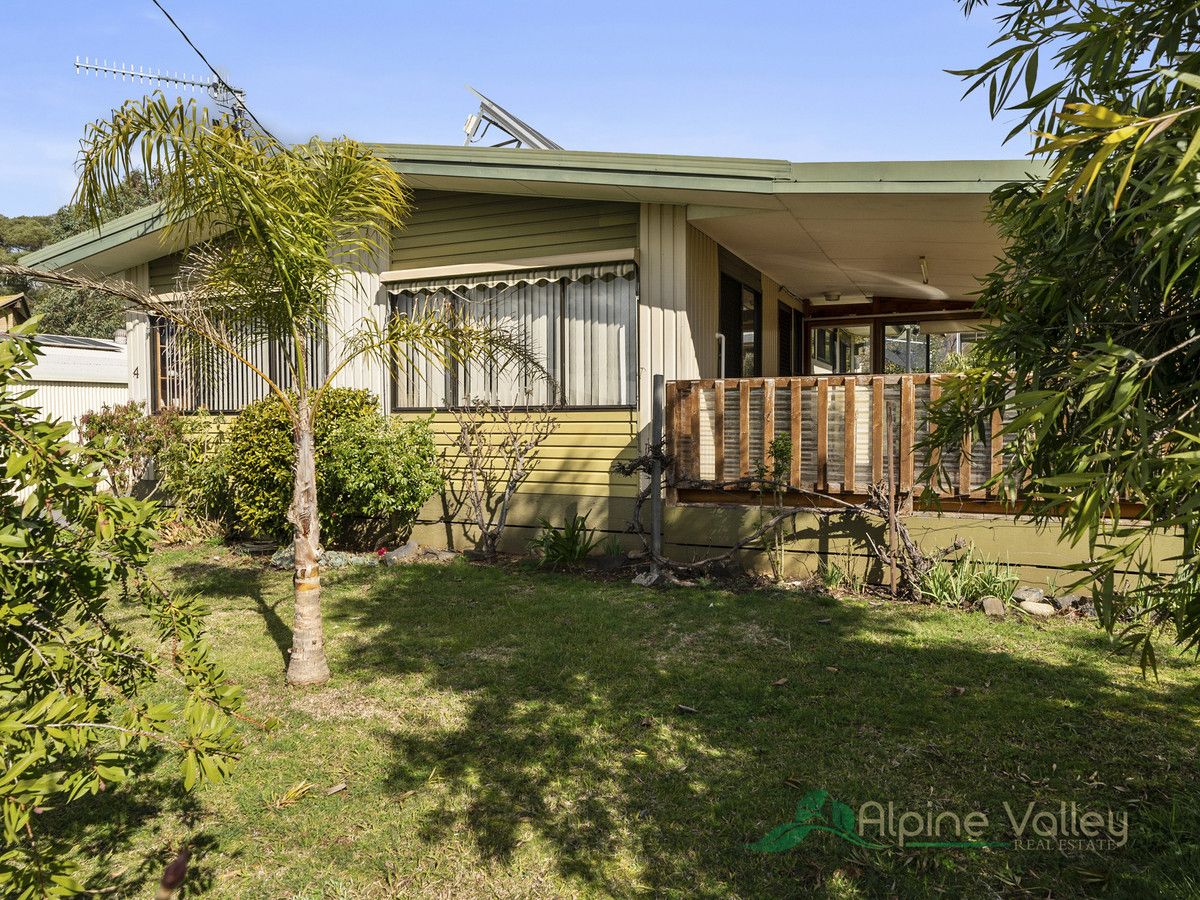 4 Damms Court, Tawonga South VIC 3698, Image 1