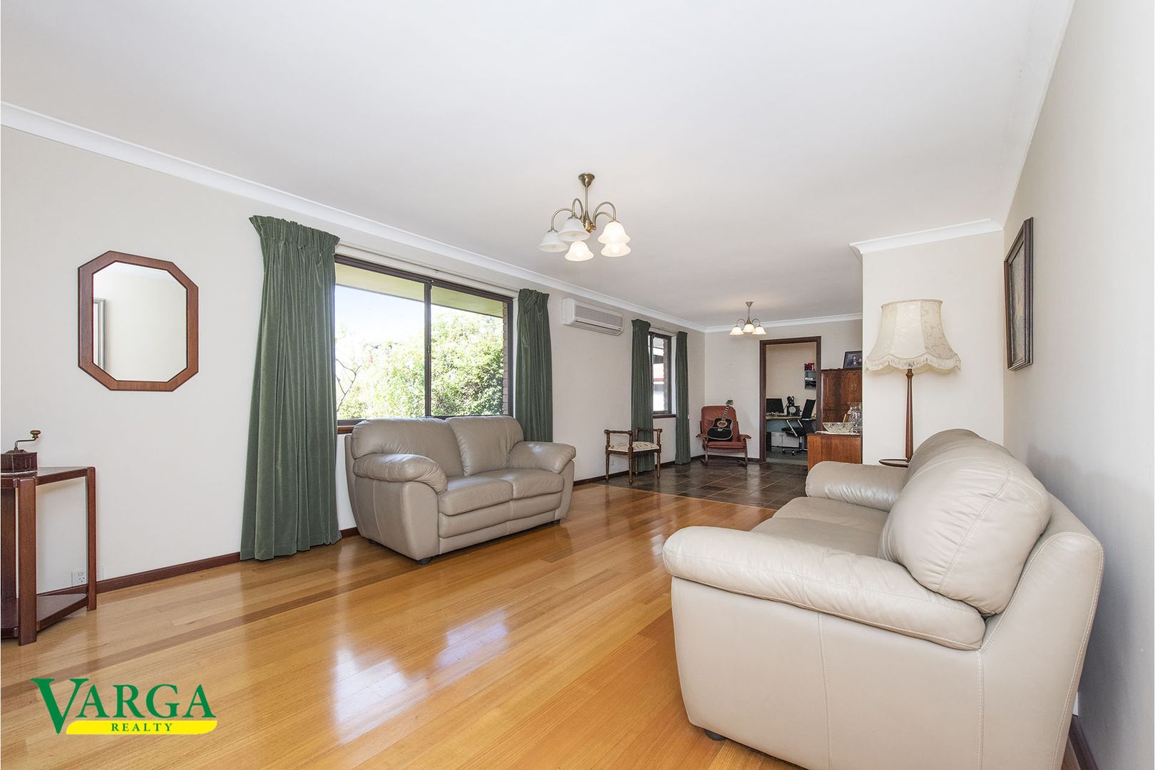 8 Bicheno Way, Willetton WA 6155, Image 2