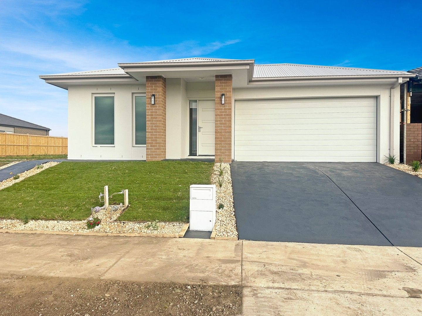 4 bedrooms House in 360 Charlemont Road ARMSTRONG CREEK VIC, 3217