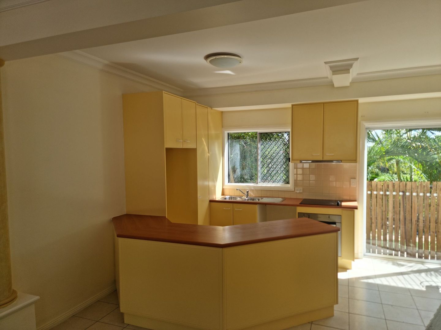 UNIT 3/86 INVERMORE STREET, Mount Gravatt East QLD 4122 Townhouse For