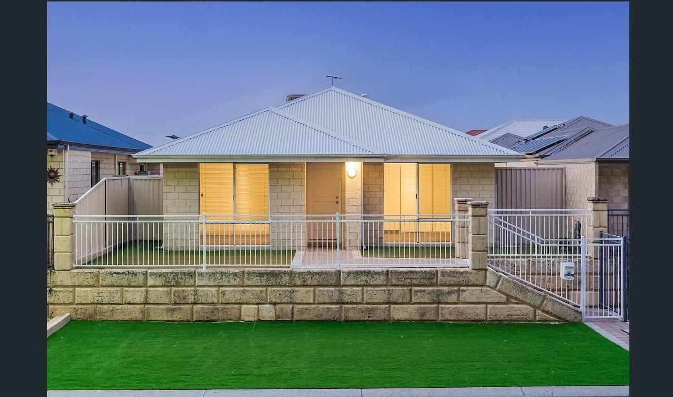 4 bedrooms House in 43 Nottely Crescent SECRET HARBOUR WA, 6173