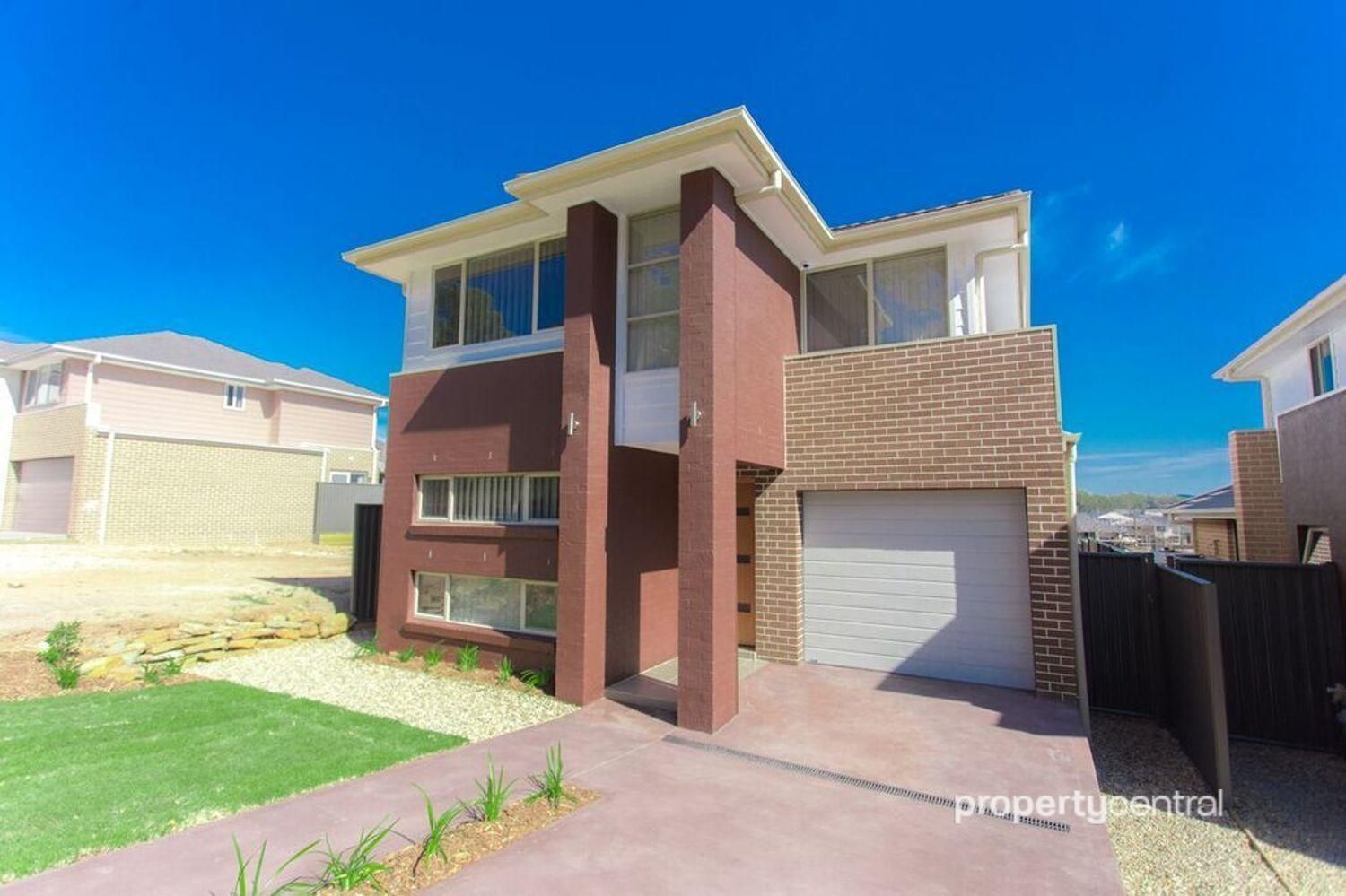 4 bedrooms House in 84 Matthew Bell Way JORDAN SPRINGS NSW, 2747