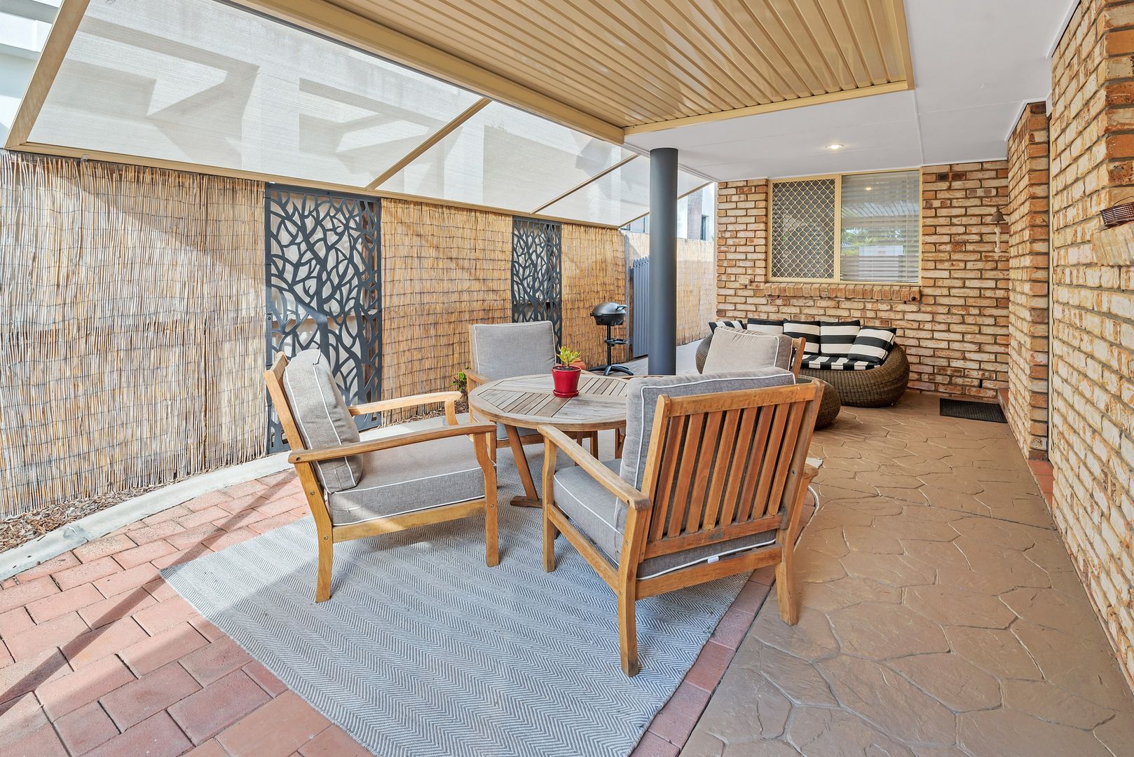 1/12 Rouen Avenue, Paradise Point QLD 4216, Image 1