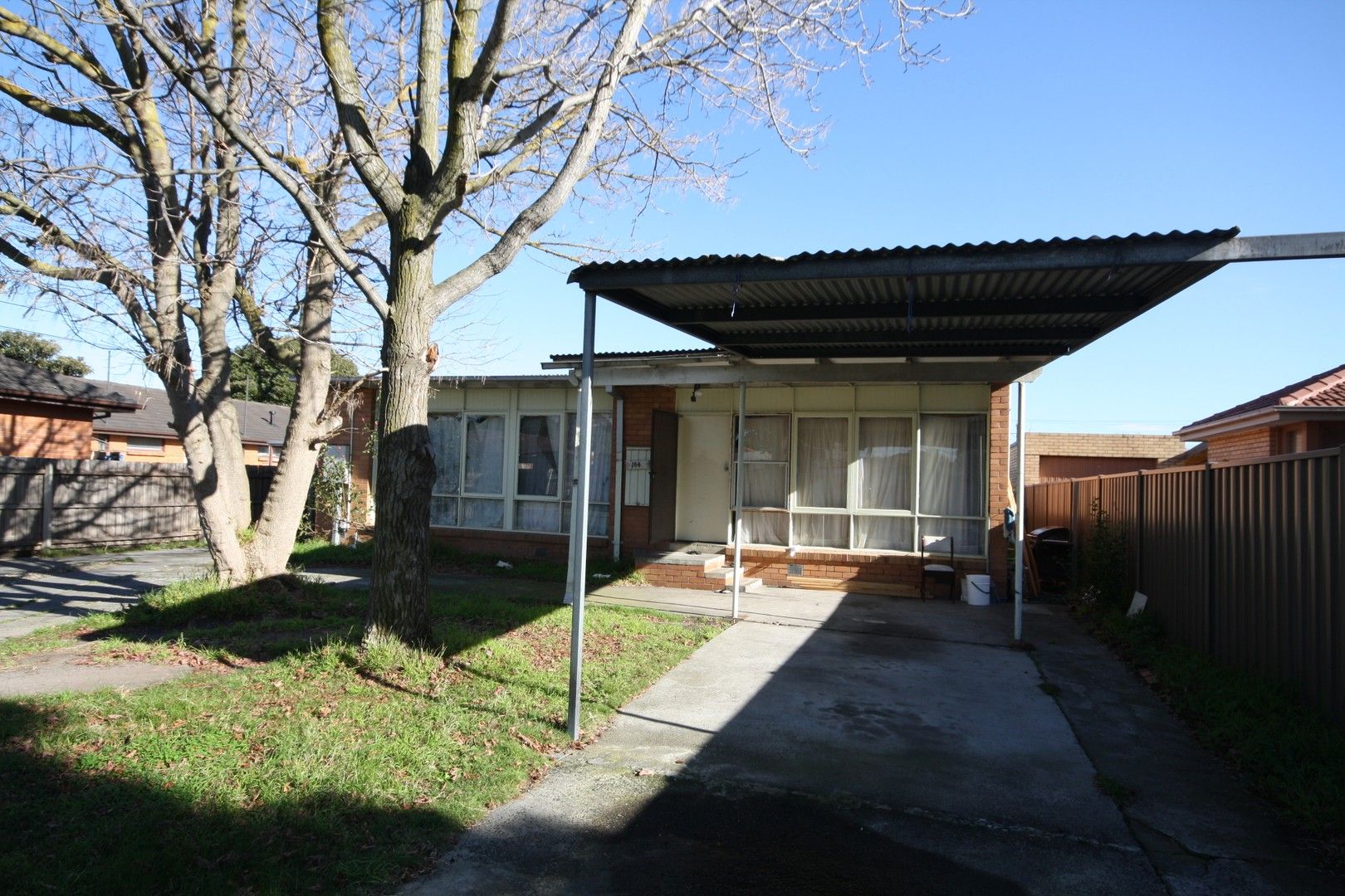 4 bedrooms Apartment / Unit / Flat in 1/104 Regent Avenue SPRINGVALE VIC, 3171