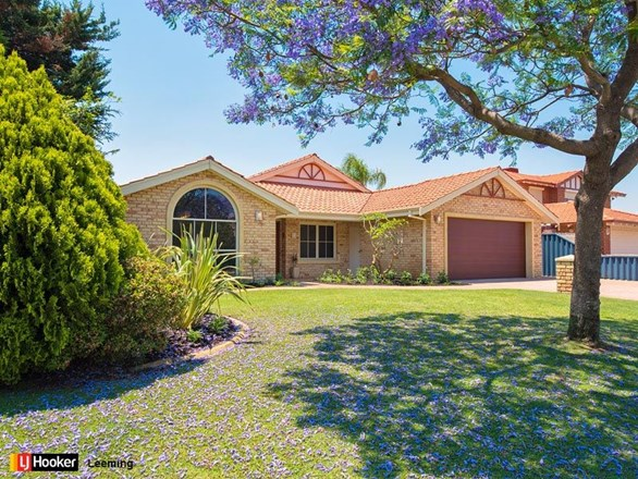 7 Greenlea Rise, Leeming WA 6149