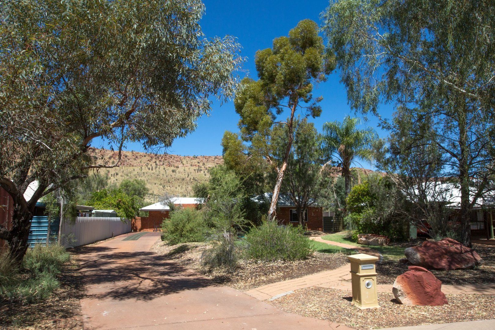 18 Hillside Gardens, Desert Springs NT 0870, Image 0
