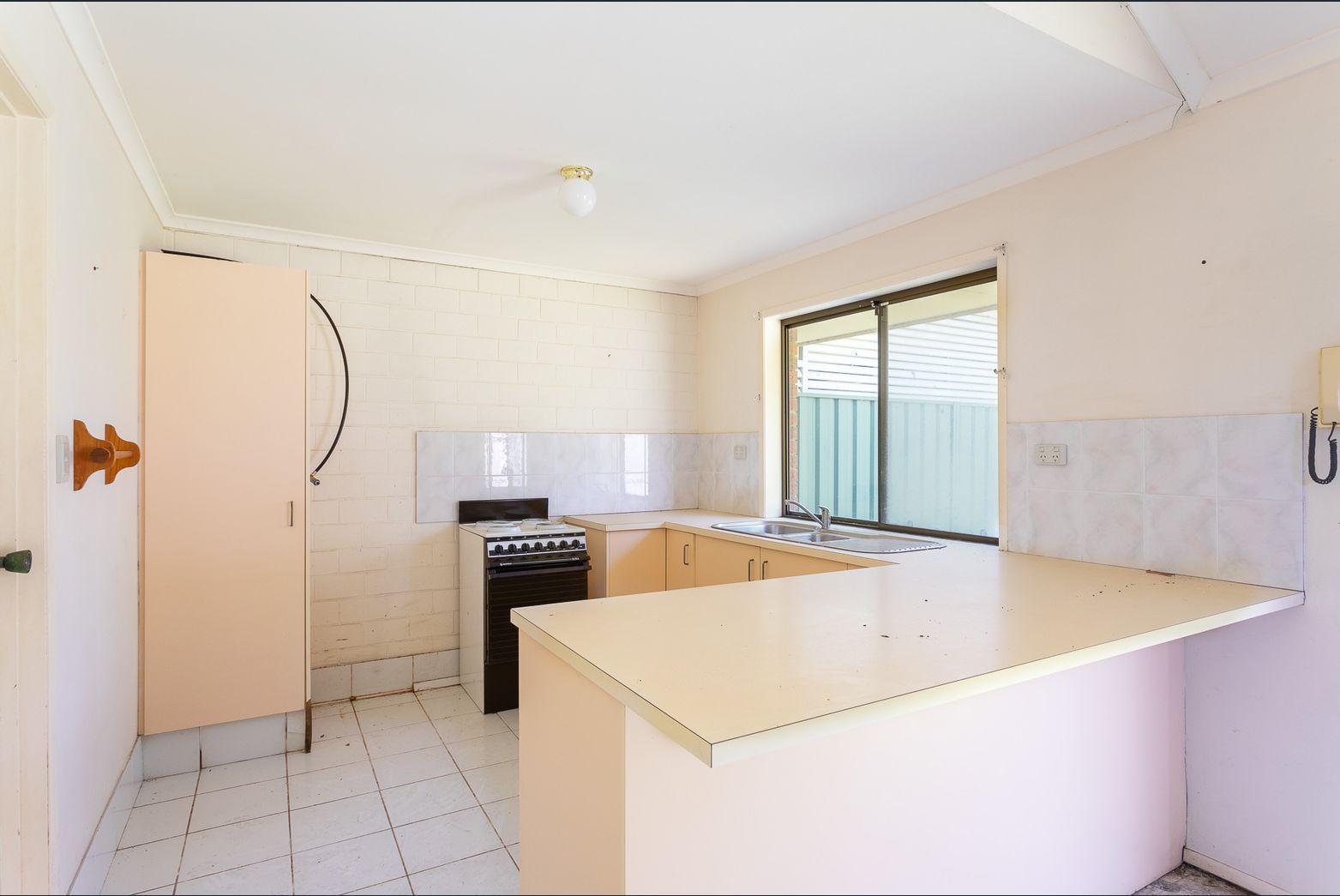 2/50 Corunna Crescent, Ashmore QLD 4214, Image 2