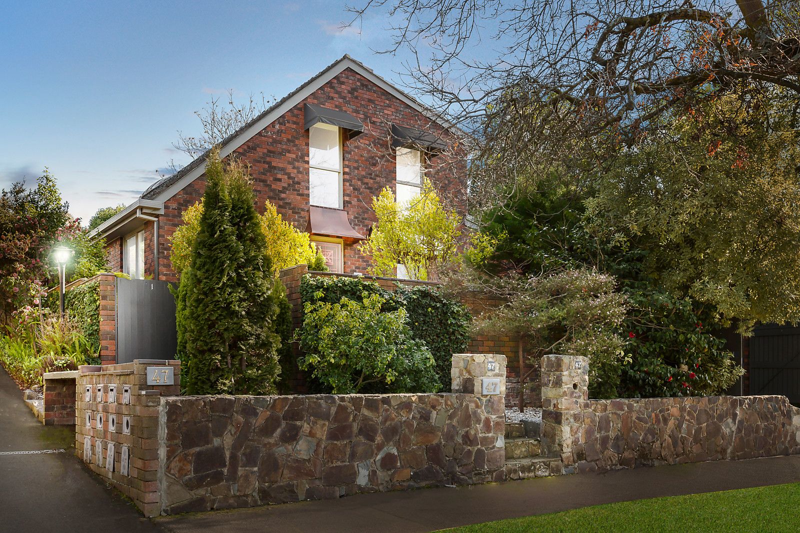 3 bedrooms Townhouse in 1/47 Rochester Road CANTERBURY VIC, 3126