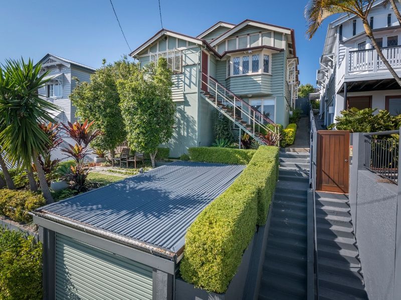 4 bedrooms House in 46 Garrick Terrace HERSTON QLD, 4006