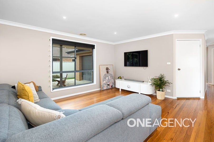 8 WALLA PLACE, Glenfield Park NSW 2650, Image 1