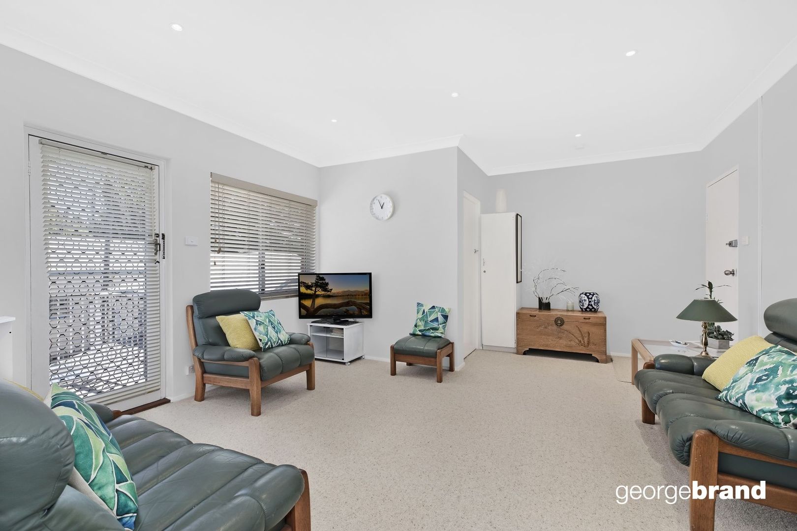 8/9 Ficus Avenue, Avoca Beach NSW 2251, Image 2