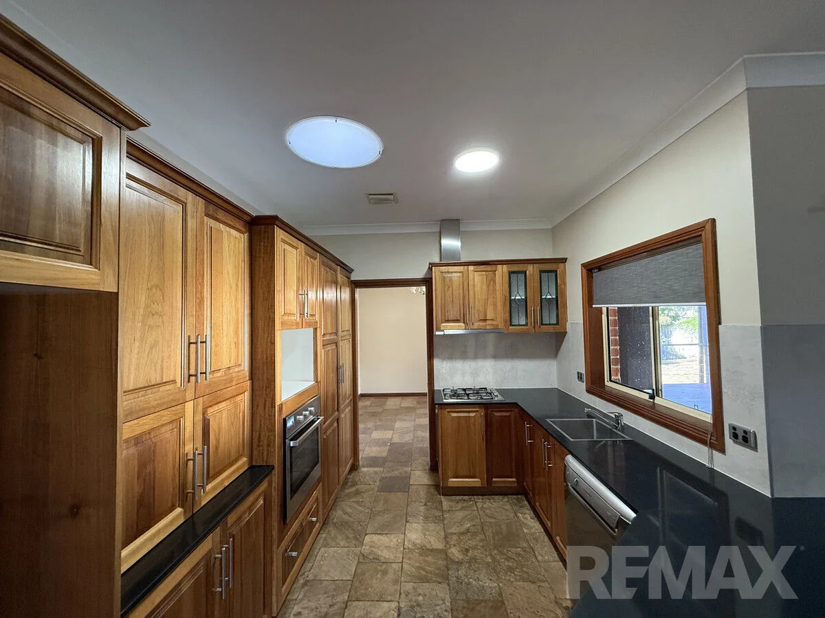 Additional image 11 of 6 Minya Place, Glenfield Park NSW 2650