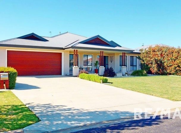 43 Loughan Road, Junee NSW 2663