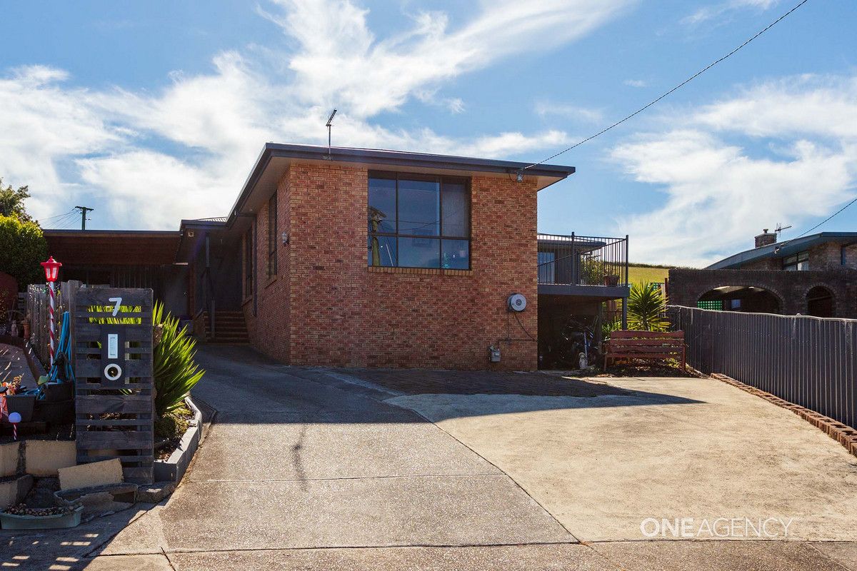 7 Laurel Court, Havenview TAS 7320, Image 2