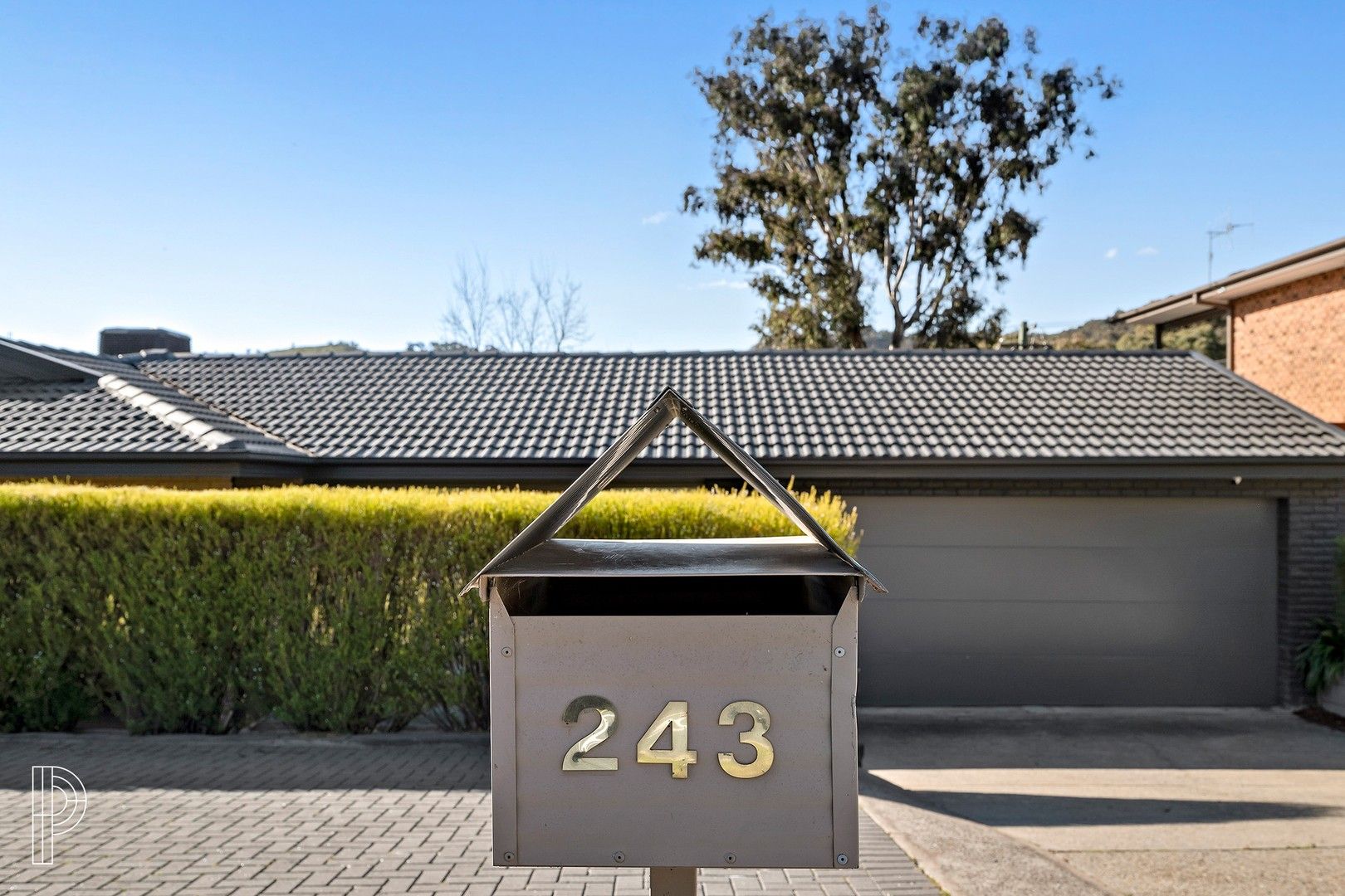 4 bedrooms House in 243 Bugden Avenue FADDEN ACT, 2904