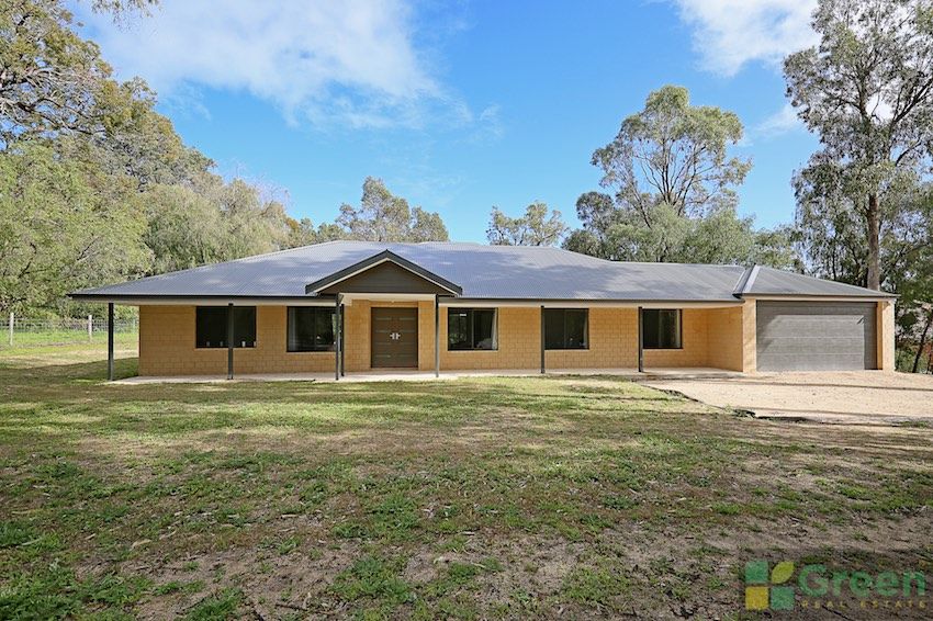 4 Crescent Drive, Bouvard WA 6211, Image 0