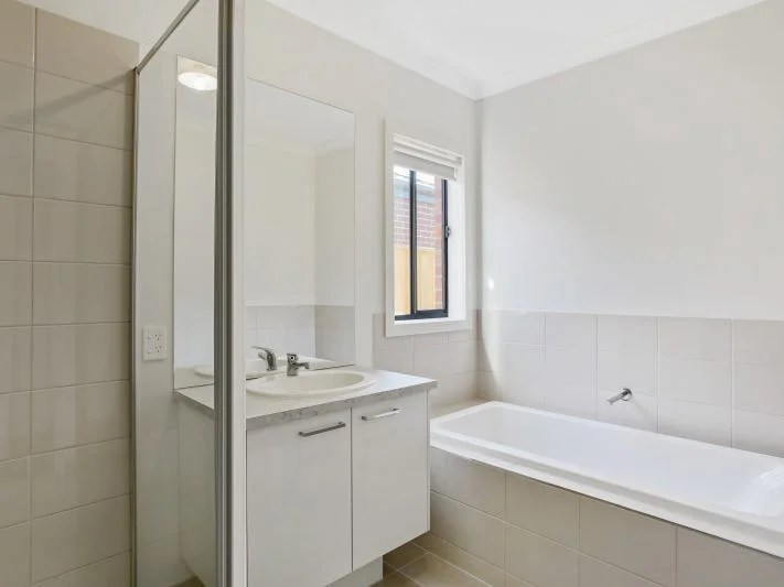 Additional image 6 of 48 Poe Circuit, Officer VIC 3809