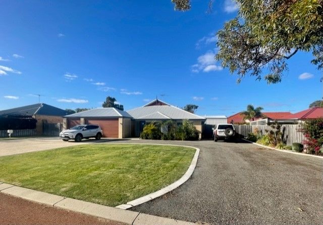 8 Blue Wren Gardens, Coodanup WA 6210, Image 2