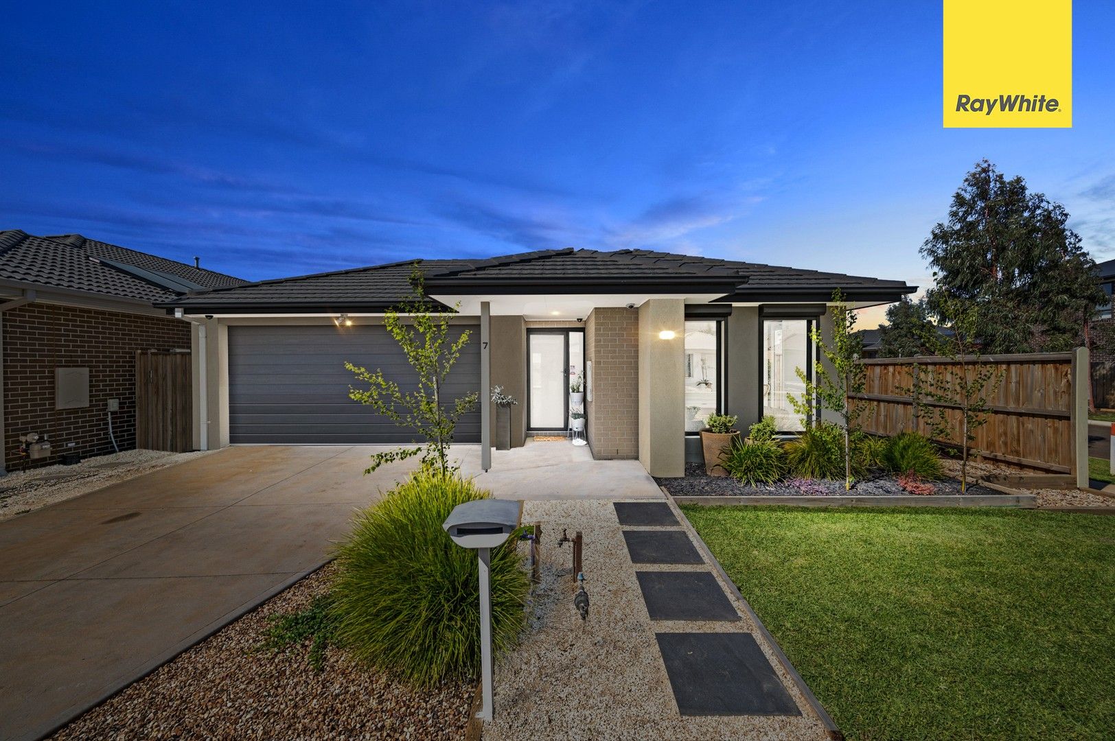 7 Stockport Crescent, Thornhill Park VIC 3335, Image 0