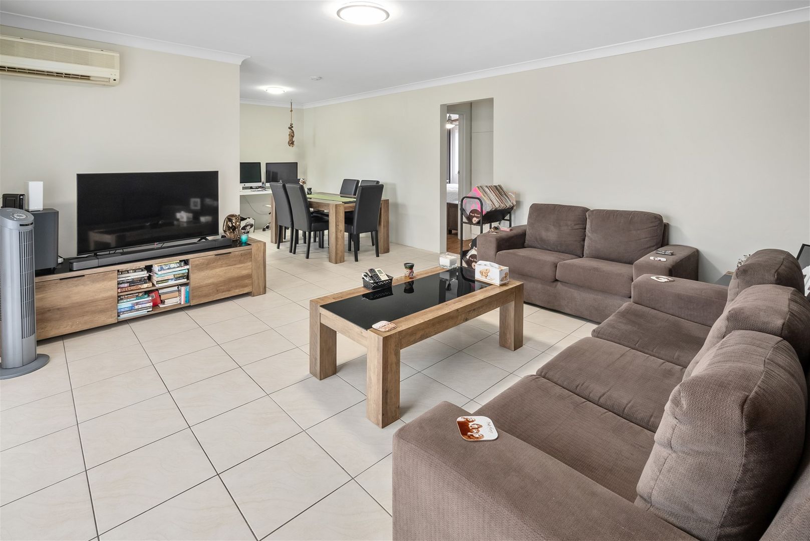 2/17 Logan Street, Greenslopes QLD 4120, Image 1