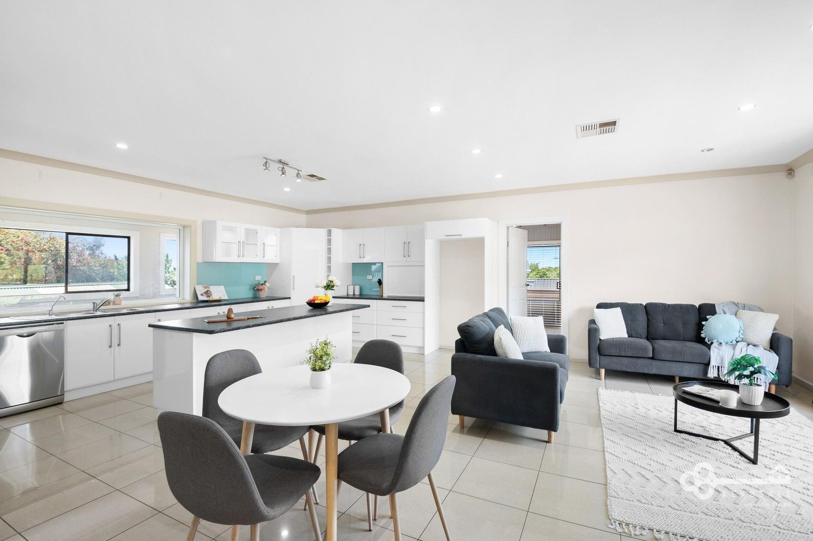 4 bedrooms House in 12 Franklin Terrace MOUNT GAMBIER SA, 5290