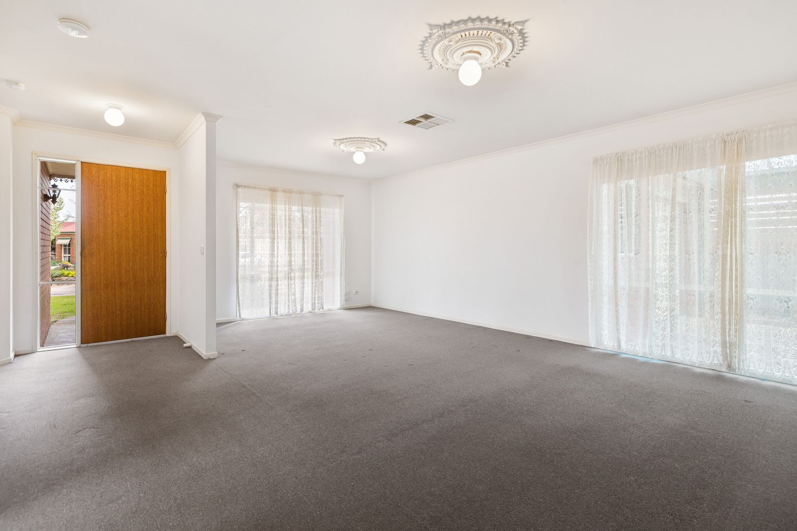 2 Cathkin Close, Sunbury VIC 3429 House For Rent 490 Domain