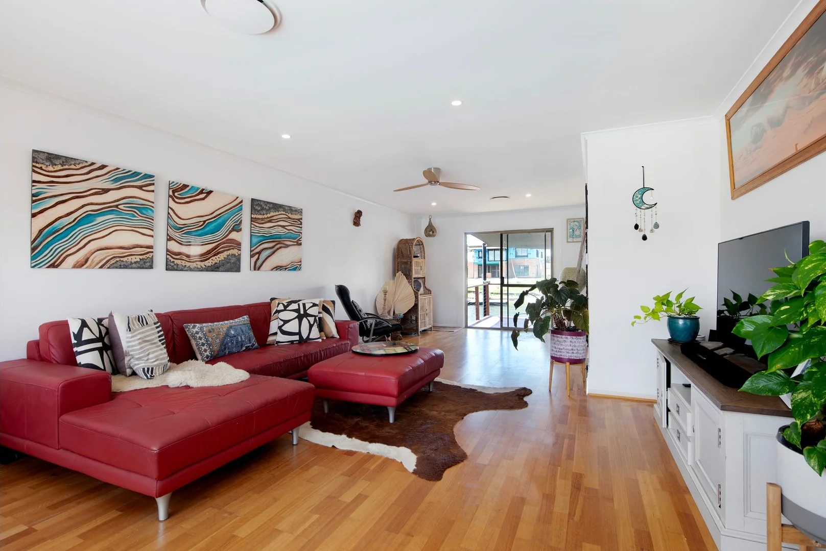 Additional image 2 of 28 Pilot Court, Mermaid Waters QLD 4218