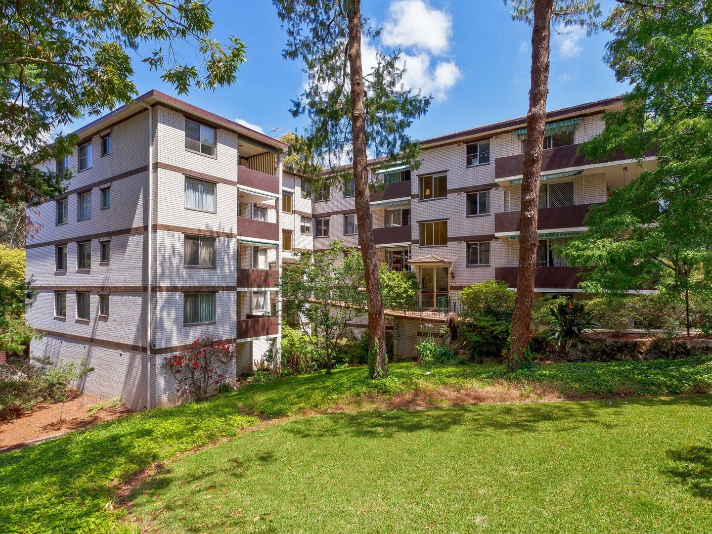 2 bedrooms Apartment / Unit / Flat in 26/34-40 Edensor Street EPPING NSW, 2121
