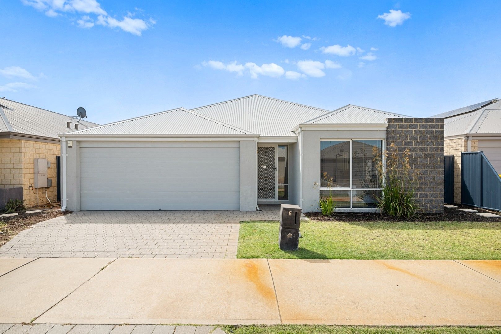 4 bedrooms House in 5 Mckail Way BALDIVIS WA, 6171