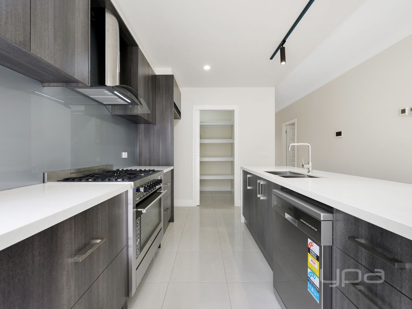 18 Sunset Avenue, Harkness VIC 3337, Image 2