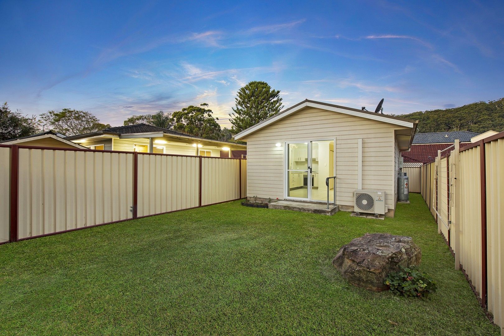 1 bedrooms Apartment / Unit / Flat in 26A Springwood Avenue WOY WOY NSW, 2256