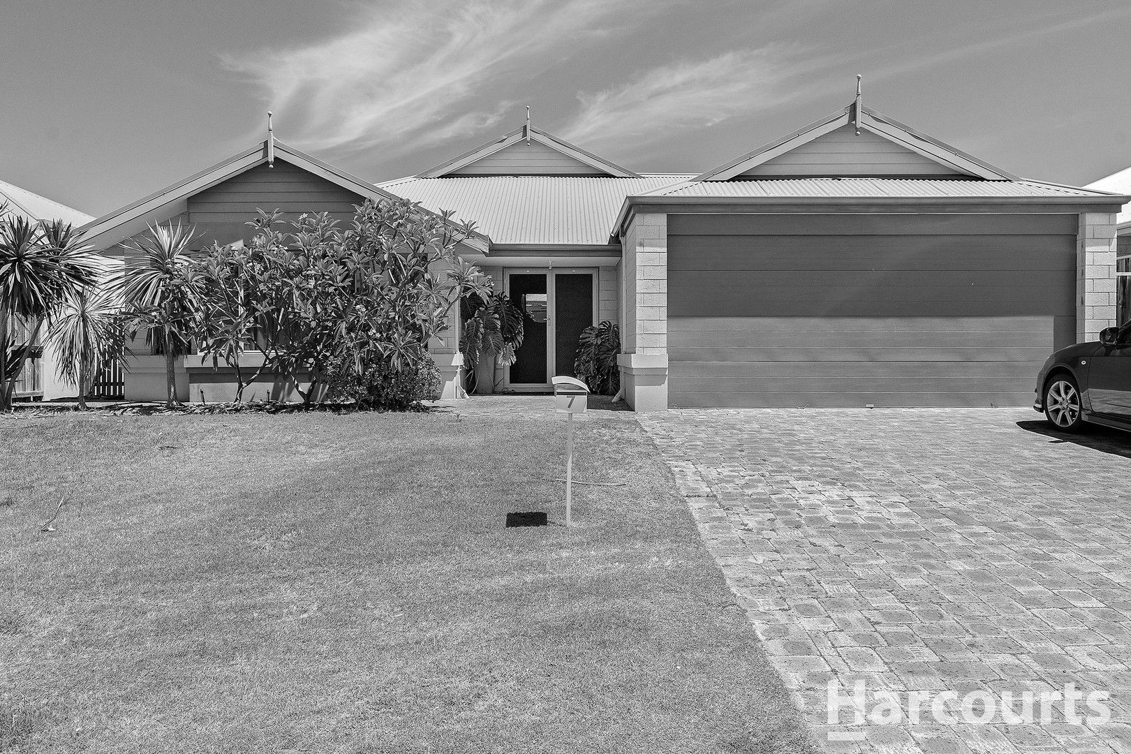 7 Tectona Way, Halls Head WA 6210, Image 0