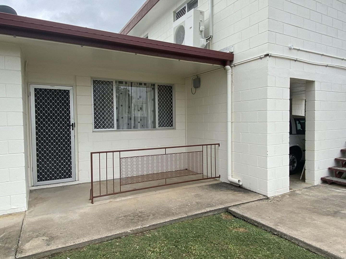 2 bedrooms Apartment / Unit / Flat in 2/19 Maroong Street CURRAJONG QLD, 4812