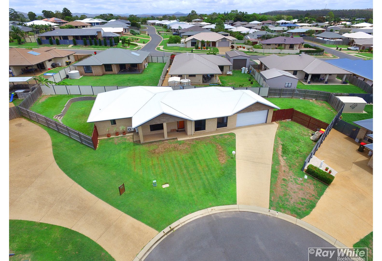 8 Woodgate Court, Gracemere QLD 4702, Image 2