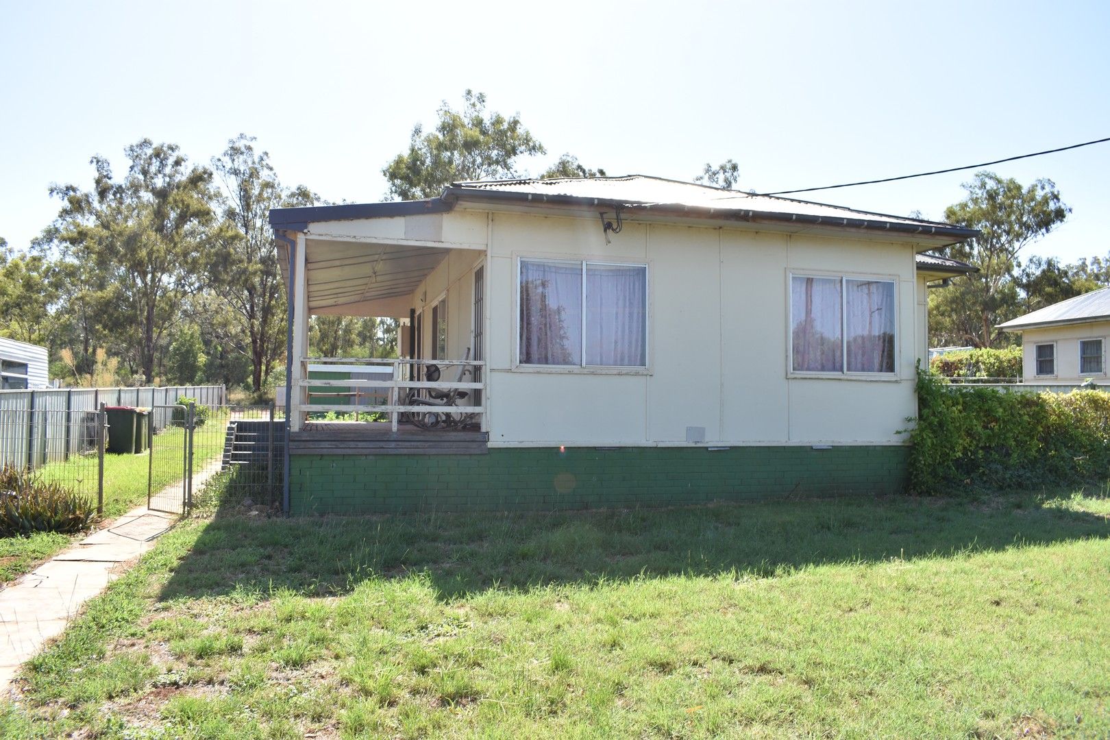 3 bedrooms House in 7 Caswell Street PEAK HILL NSW, 2869