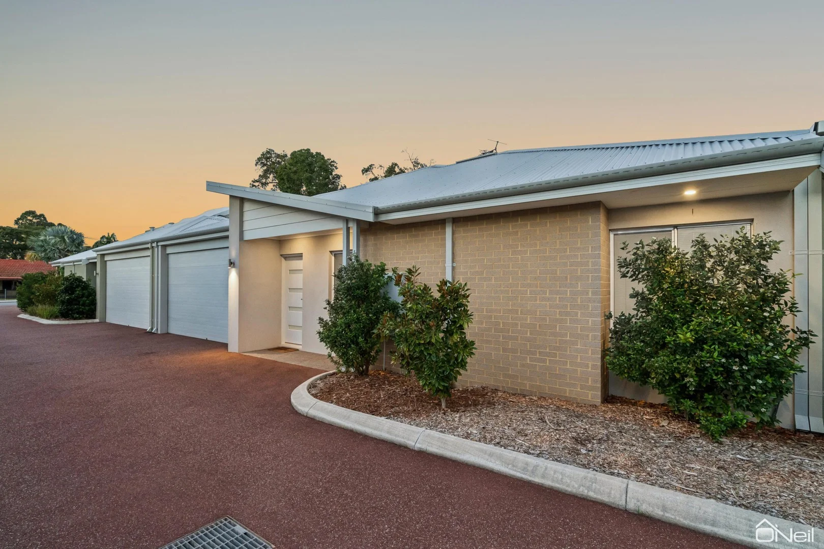 2/11 Church Street, Kelmscott WA 6111