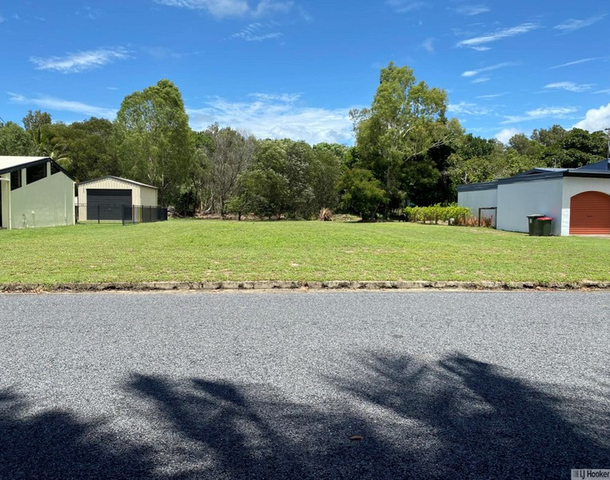 107 Taylor Street, Tully Heads QLD 4854