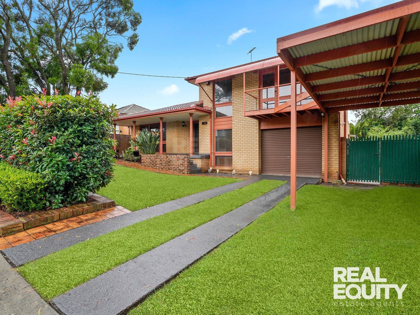 3 bedrooms House in 35 Ikara Crescent MOOREBANK NSW, 2170