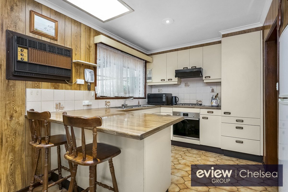 79 Hughes Avenue, Chelsea VIC 3196, Image 2