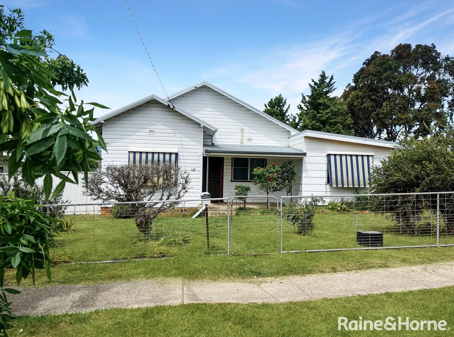 46 Thornhill St, Young NSW 2594