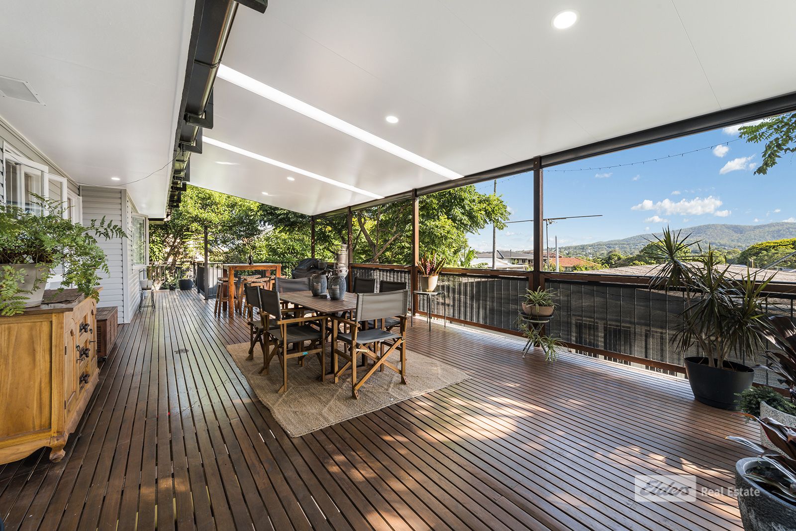 28 Violet Street, Everton Hills QLD 4053, Image 2