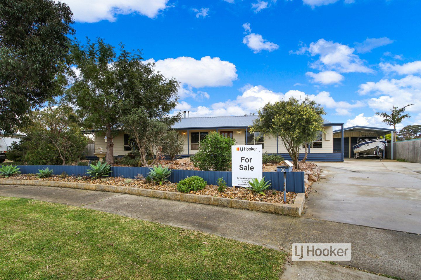 4 bedrooms House in 30 Riviera Close PAYNESVILLE VIC, 3880