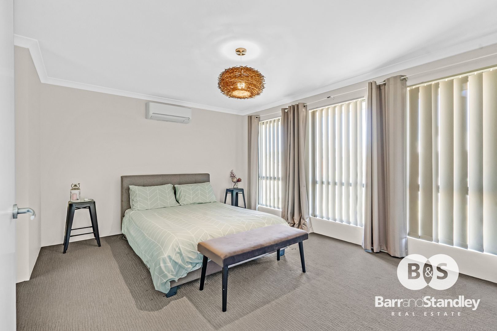 9 Clarence Crescent, Millbridge WA 6232, Image 2