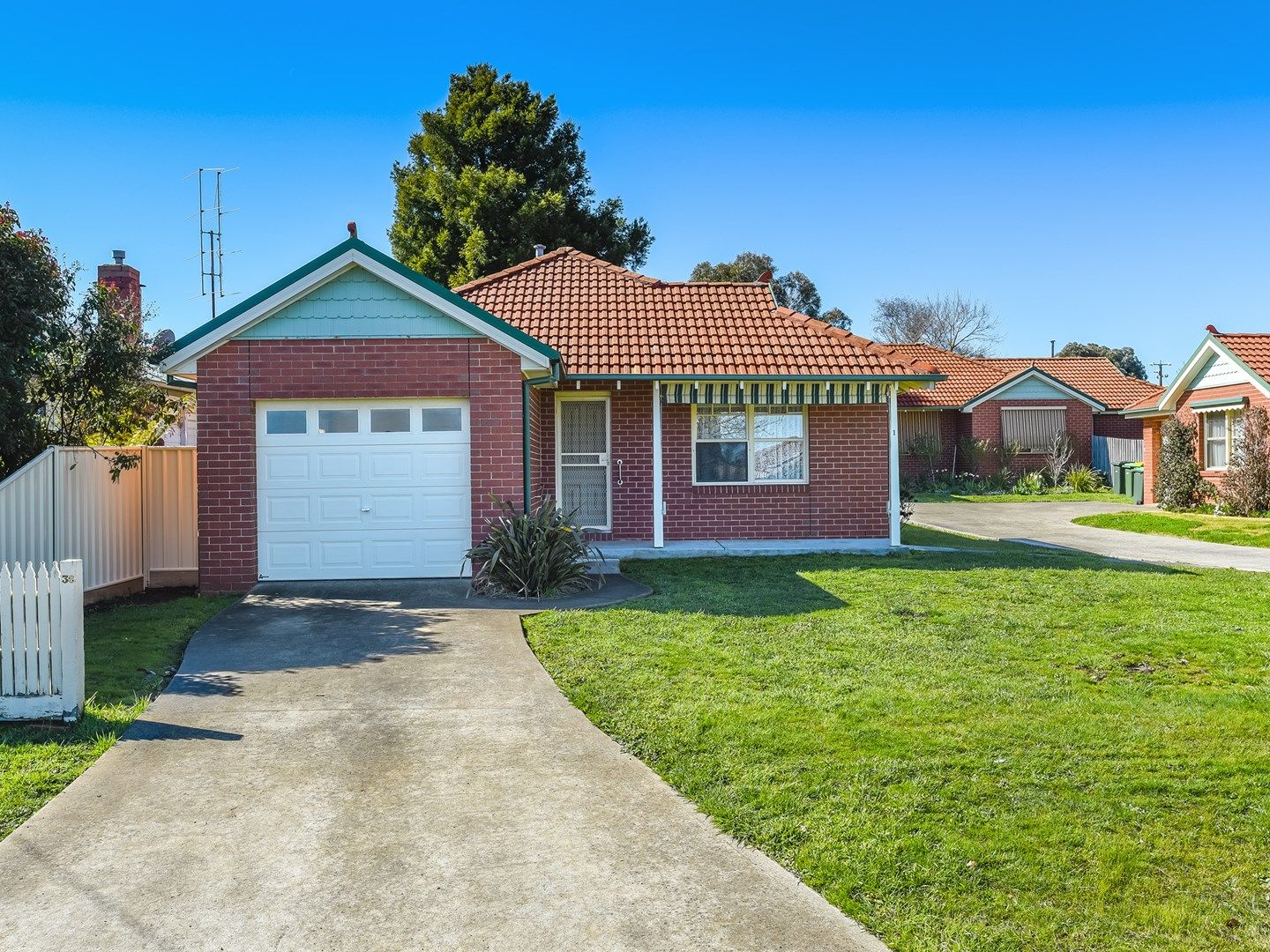 1/36 Barton Street, Kyneton VIC 3444, Image 1