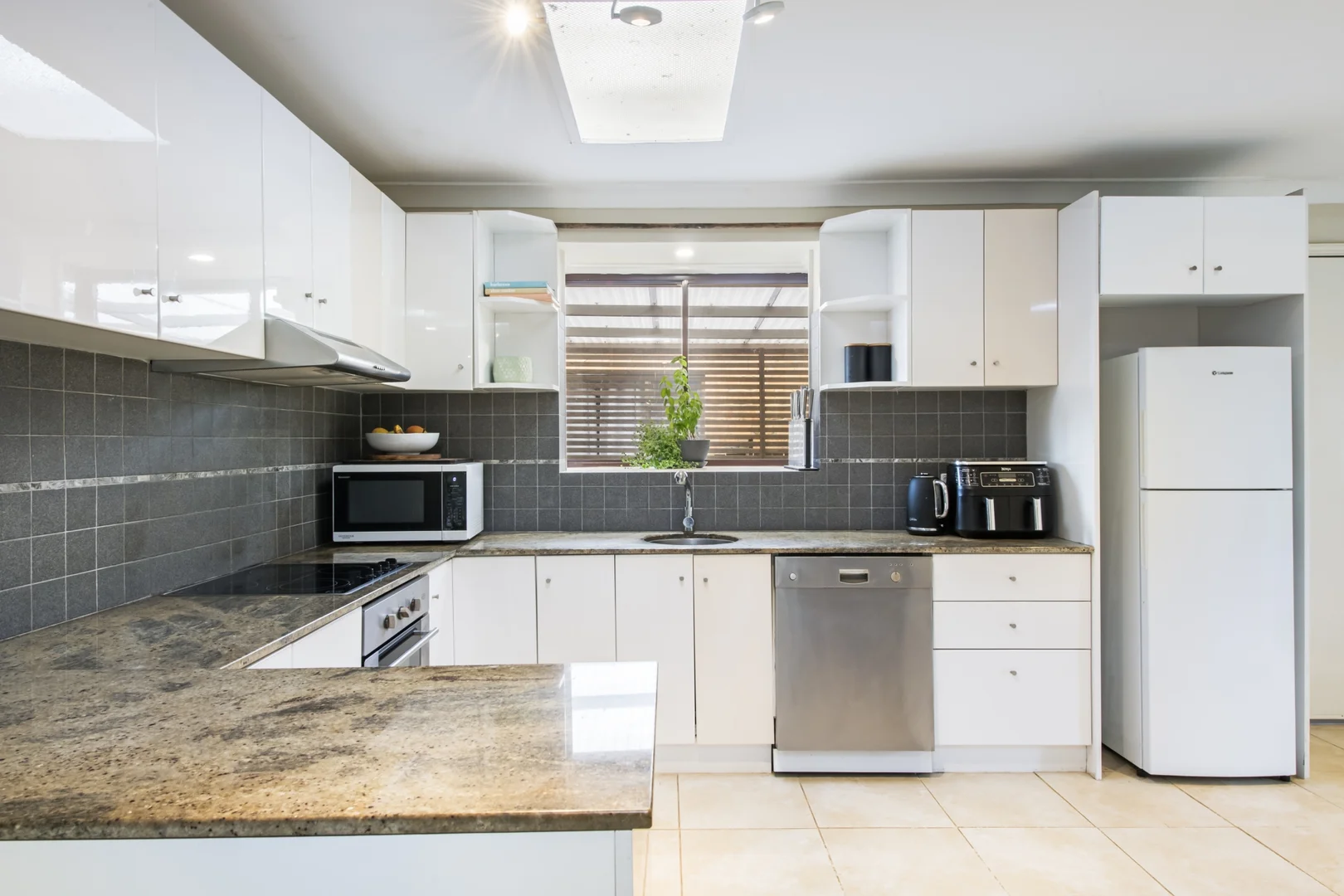 Additional image 4 of 117 Cams Boulevard, Summerland Point NSW 2259