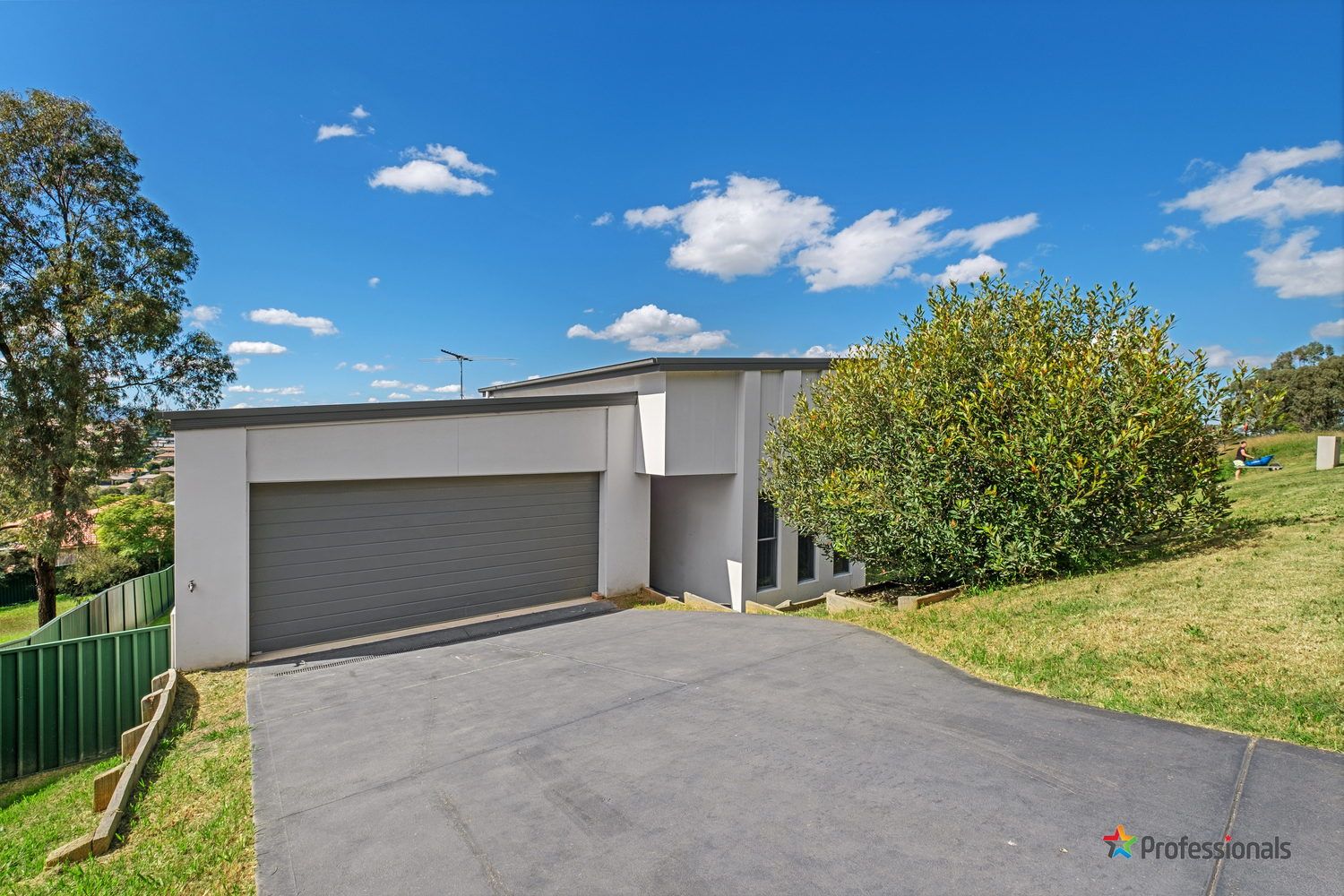 22 John Howe Circuit, Muswellbrook Property History & Address