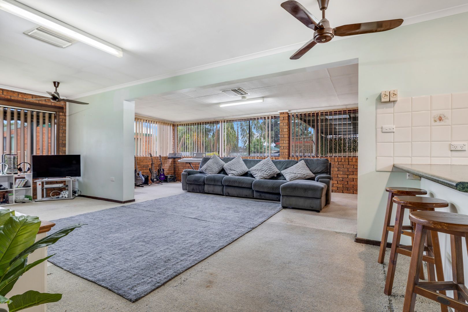 22 Goborra Street, Glenfield Park NSW 2650, Image 2